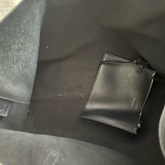 SAINT LAURENT Large LEATHER shopping tote 
BLACK - Picture 5 of 5